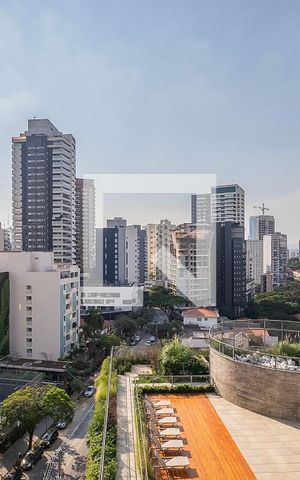 Apartamento à venda com 333m², 4 quartos e 4 vagas Apartamento à venda com 333m², 4 quartos e 4 vagasSala - Vista Varanda 1
