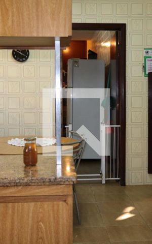 Casa à venda com 280m², 3 quartos e 5 vagas Casa à venda com 280m², 3 quartos e 5 vagasCozinha