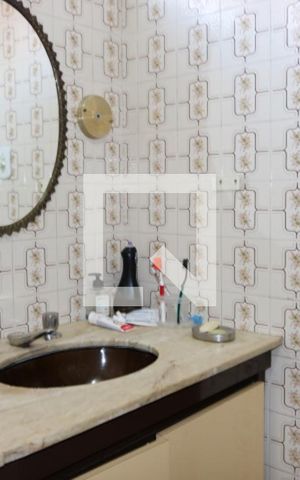 Casa à venda com 280m², 3 quartos e 5 vagas Casa à venda com 280m², 3 quartos e 5 vagasBanheiro da Suíte
