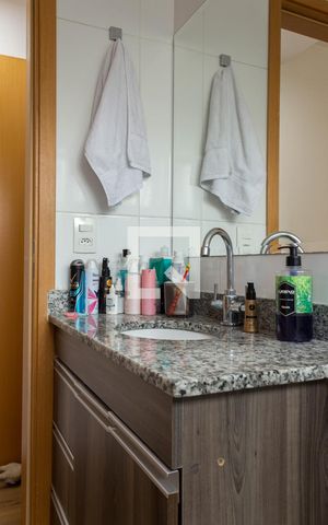 Apartamento à venda com 70m², 2 quartos e 2 vagas Apartamento à venda com 70m², 2 quartos e 2 vagasBanheiro da Suíte 1