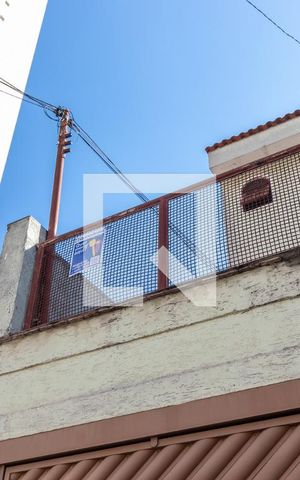 Casa à venda com 203m², 3 quartos e 2 vagasFachada + Plaquinha