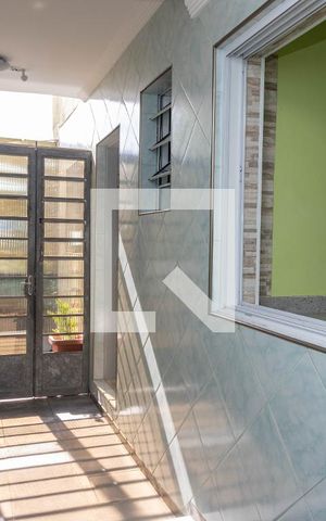 Casa à venda com 300m², 3 quartos e 2 vagas Casa à venda com 300m², 3 quartos e 2 vagasEntrada