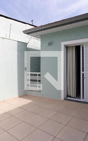 Casa à venda com 106m², 2 quartos e 2 vagas Casa à venda com 106m², 2 quartos e 2 vagasVaranda