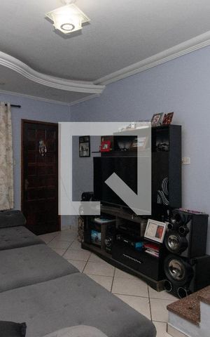 Casa à venda com 106m², 2 quartos e 2 vagas Casa à venda com 106m², 2 quartos e 2 vagasSala
