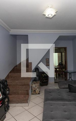 Casa à venda com 106m², 2 quartos e 2 vagas Casa à venda com 106m², 2 quartos e 2 vagasSala