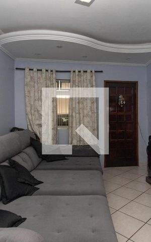 Casa à venda com 106m², 2 quartos e 2 vagas Casa à venda com 106m², 2 quartos e 2 vagasSala