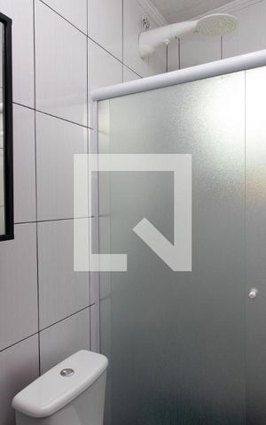 Casa à venda com 106m², 2 quartos e 2 vagas Casa à venda com 106m², 2 quartos e 2 vagasBanheiro Social