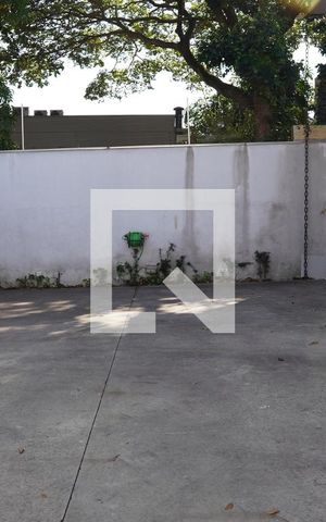 Casa para alugar com 278m², 4 quartos e 5 vagasQuintal