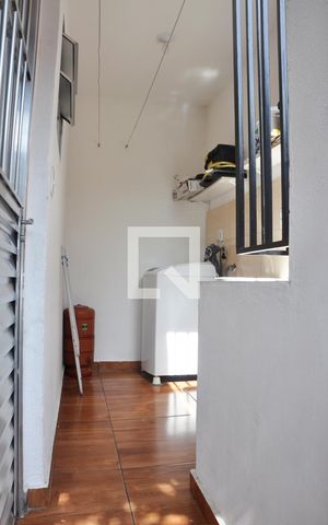 Casa à venda com 181m², 4 quartos e 2 vagasCasa 02 - Área de Serviço