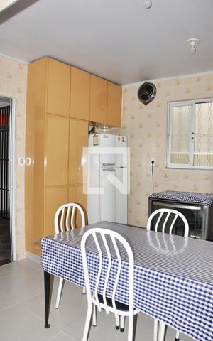 Casa à venda com 181m², 4 quartos e 2 vagasCasa 01 - Cozinha