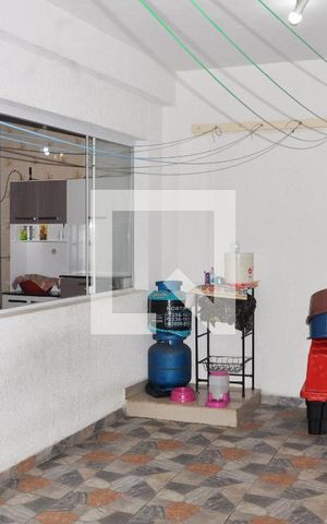 Casa à venda com 181m², 4 quartos e 2 vagasCasa 01 - Quintal e Área de Serviço