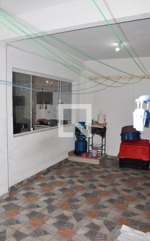 Casa à venda com 181m², 4 quartos e 2 vagasCasa 01 - Quintal e Área de Serviço