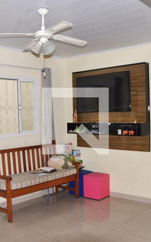 Casa à venda com 181m², 4 quartos e 2 vagasCasa 01 - Sala