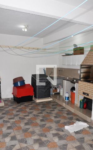 Casa à venda com 181m², 4 quartos e 2 vagasCasa 01 - Quintal e Área de Serviço
