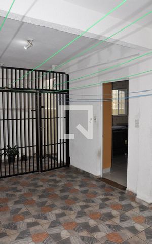 Casa à venda com 181m², 4 quartos e 2 vagasCasa 01 - Quintal e Área de Serviço