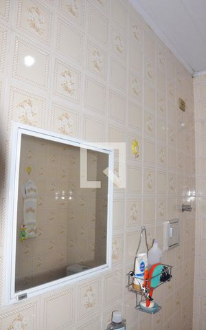 Casa à venda com 181m², 4 quartos e 2 vagasCasa 01 - Banheiro Social