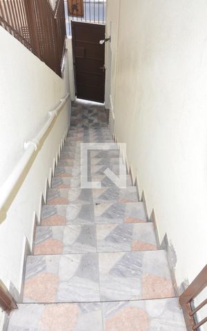 Casa à venda com 181m², 4 quartos e 2 vagasEscada Externa