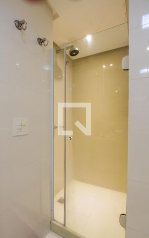 Apartamento à venda com 200m², 4 quartos e 3 vagas Apartamento à venda com 200m², 4 quartos e 3 vagasBanheiro Quarto 4 suíte