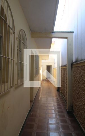 Casa à venda com 195m², 4 quartos e 3 vagasQuintal lateral