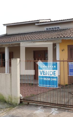 Casa à venda com 162m², 3 quartos e 2 vagasFachada