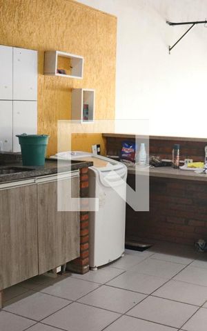 Casa à venda com 162m², 3 quartos e 2 vagasGaragem / serviços