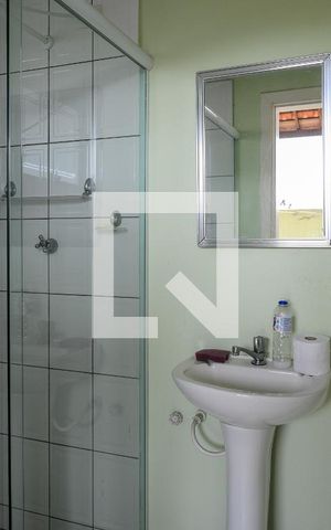 Casa à venda com 514m², 3 quartos e 8 vagas Casa à venda com 514m², 3 quartos e 8 vagasBanheiro de serviço