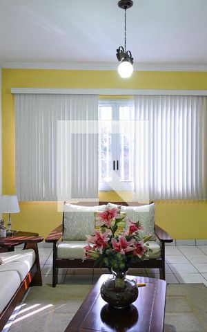Casa à venda com 514m², 3 quartos e 8 vagas Casa à venda com 514m², 3 quartos e 8 vagasSala