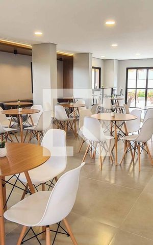 Apartamento para alugar com 39m², 2 quartos e 1 vaga Apartamento para alugar com 39m², 2 quartos e 1 vagaÁrea comum - Salão de festas