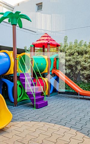 Apartamento à venda com 92m², 2 quartos e 2 vagas Apartamento à venda com 92m², 2 quartos e 2 vagasÁrea comum - Playground