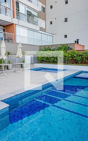 Apartamento à venda com 92m², 2 quartos e 2 vagas Apartamento à venda com 92m², 2 quartos e 2 vagasÁrea comum - Piscina