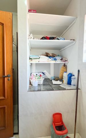 Casa à venda com 175m², 3 quartos e 2 vagas Casa à venda com 175m², 3 quartos e 2 vagasBanheiro