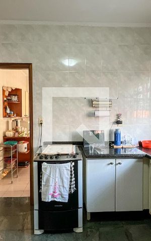 Casa à venda com 175m², 3 quartos e 2 vagas Casa à venda com 175m², 3 quartos e 2 vagasCozinha