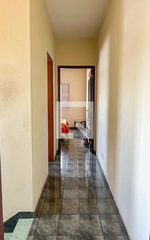 Casa à venda com 175m², 3 quartos e 2 vagas Casa à venda com 175m², 3 quartos e 2 vagasCorredor