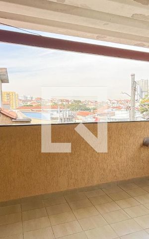 Casa à venda com 175m², 3 quartos e 2 vagas Casa à venda com 175m², 3 quartos e 2 vagasVaranda