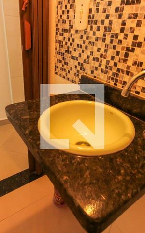Casa de condomínio à venda com 40m², 2 quartos e 1 vaga Casa de condomínio à venda com 40m², 2 quartos e 1 vagaBanheiro Social