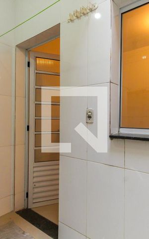 Casa de condomínio à venda com 40m², 2 quartos e 1 vaga Casa de condomínio à venda com 40m², 2 quartos e 1 vagaÁrea de Serviço