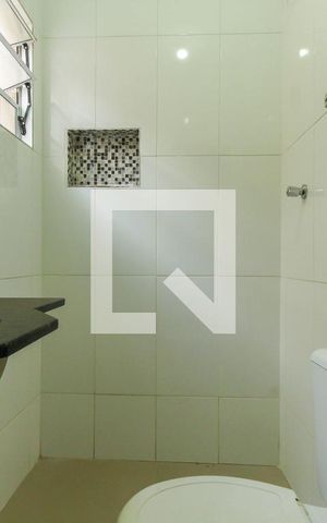 Casa de condomínio à venda com 40m², 2 quartos e 1 vaga Casa de condomínio à venda com 40m², 2 quartos e 1 vagaBanheiro do Quarto 2