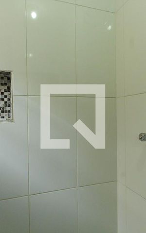 Casa de condomínio à venda com 40m², 2 quartos e 1 vaga Casa de condomínio à venda com 40m², 2 quartos e 1 vagaBanheiro do Quarto 2