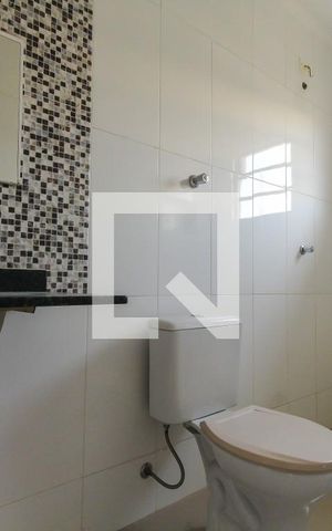 Casa de condomínio à venda com 40m², 2 quartos e 1 vaga Casa de condomínio à venda com 40m², 2 quartos e 1 vagaBanheiro do Quarto 1