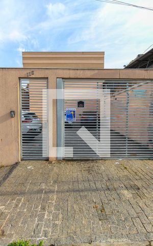 Casa de condomínio à venda com 40m², 2 quartos e 1 vaga Casa de condomínio à venda com 40m², 2 quartos e 1 vagaFachada