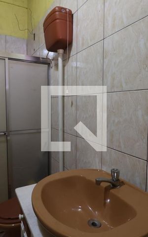 Casa à venda com 170m², 4 quartos e 2 vagasBanheiro 2