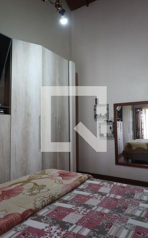 Casa à venda com 170m², 4 quartos e 2 vagasSuíte 2