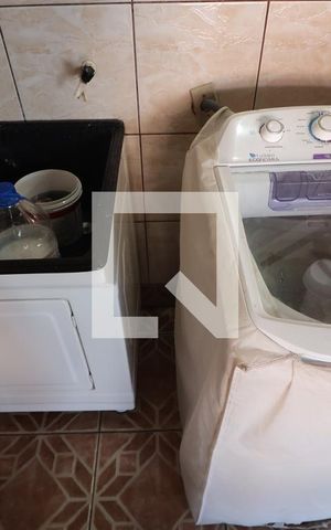 Casa à venda com 170m², 4 quartos e 2 vagasLavanderia