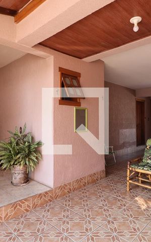 Casa à venda com 170m², 4 quartos e 2 vagasGaragem