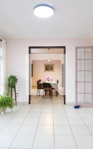 Casa à venda com 416m², 4 quartos e 4 vagasSala
