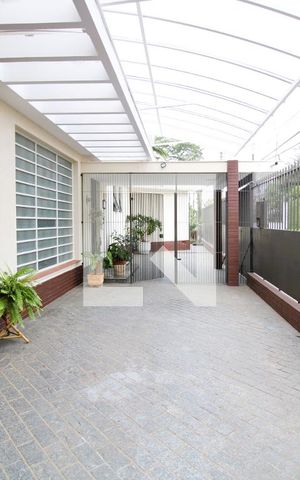 Casa à venda com 416m², 4 quartos e 4 vagasGaragem