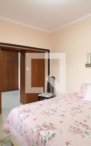 Casa à venda com 416m², 4 quartos e 4 vagasSuíte 2