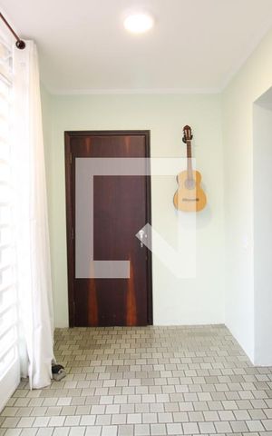Casa à venda com 416m², 4 quartos e 4 vagasSuíte 1