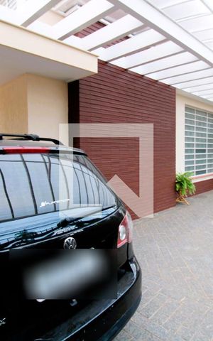 Casa à venda com 416m², 4 quartos e 4 vagas Casa à venda com 416m², 4 quartos e 4 vagasGaragem
