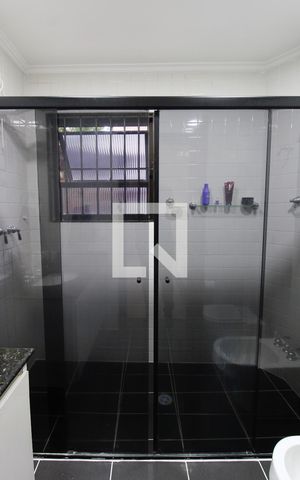 Casa à venda com 416m², 4 quartos e 4 vagasBanheiro da Suíte 3